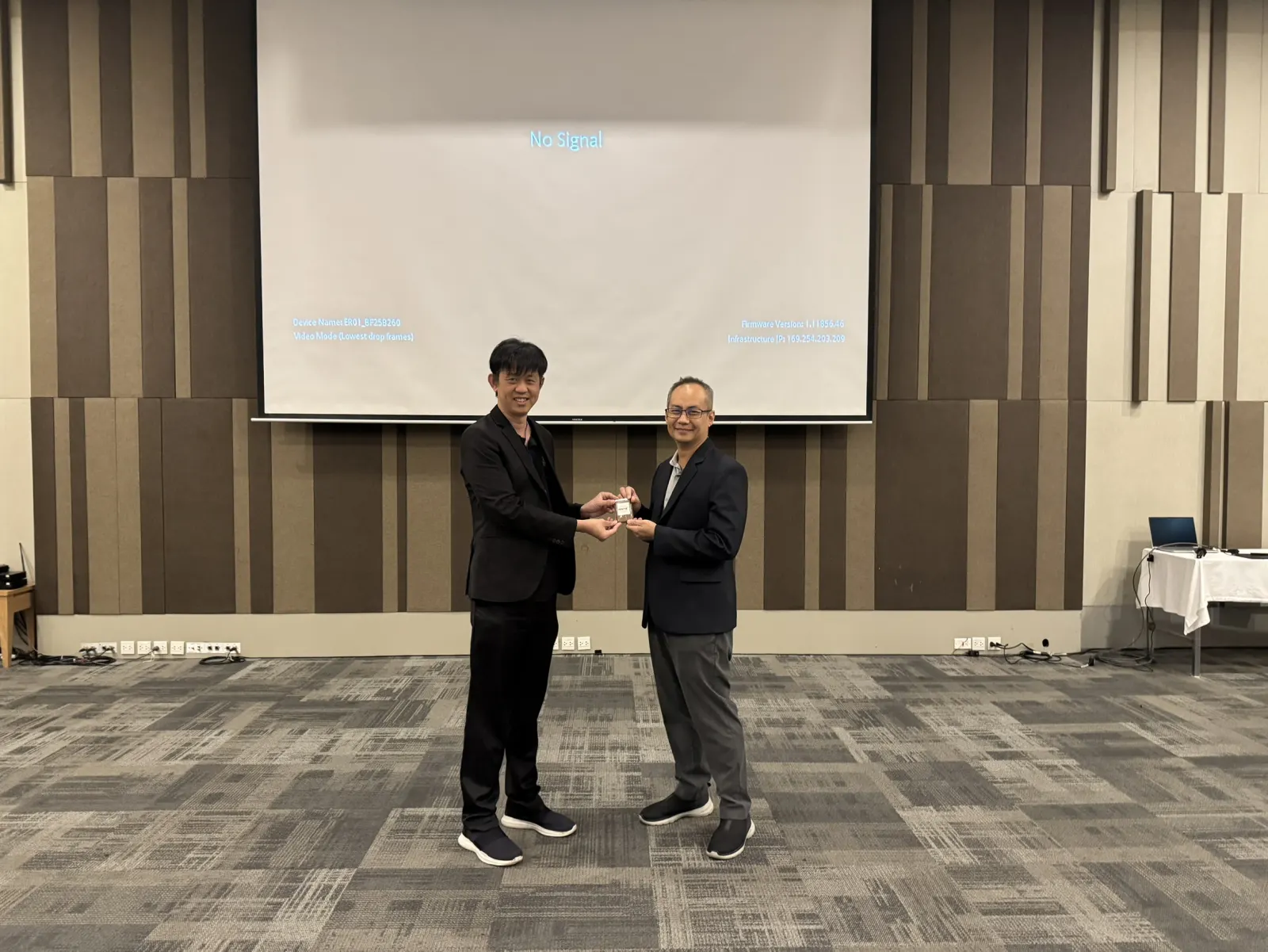 Pakpoom Reunchan with an ANSCSE29 organizer