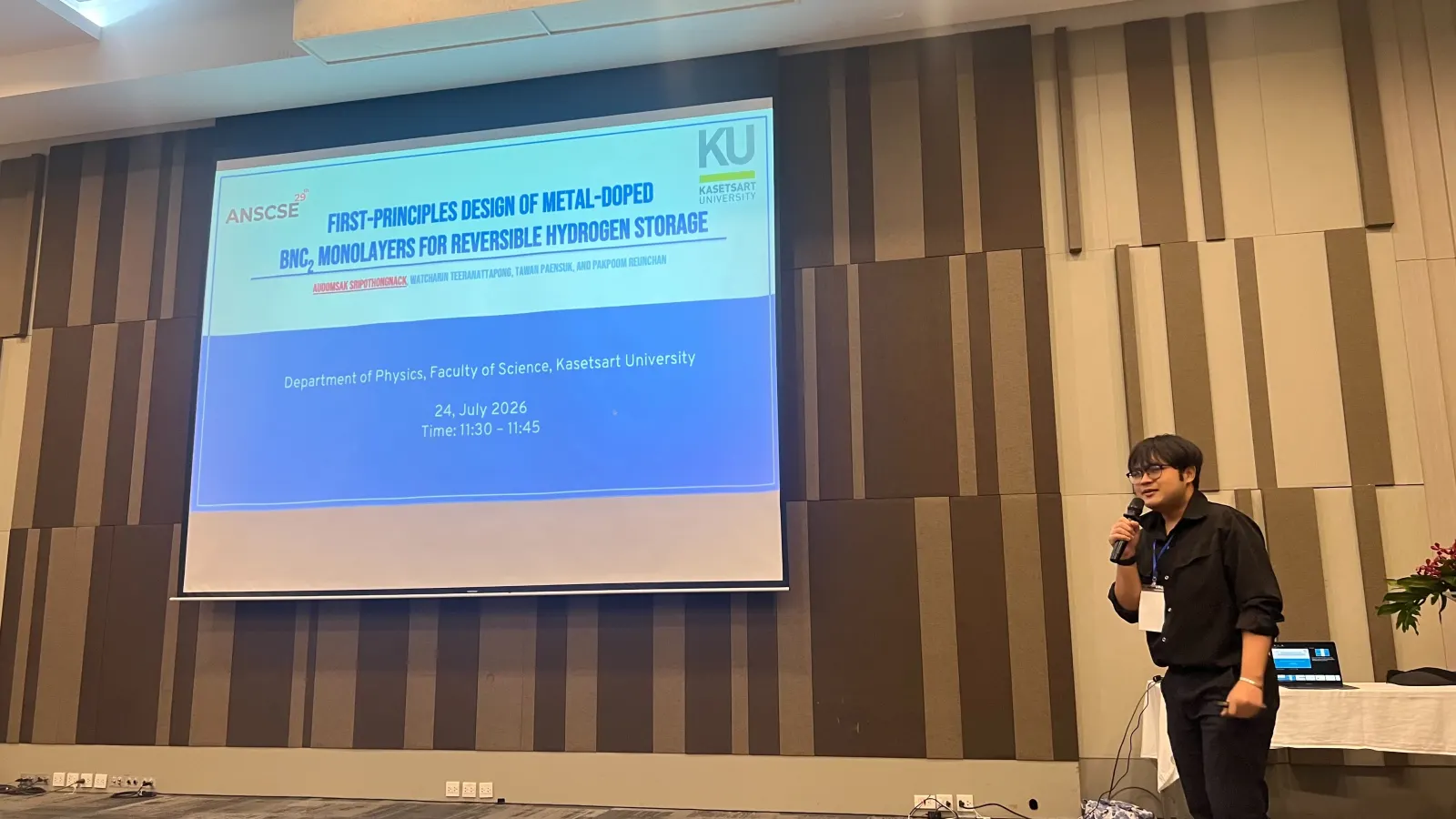 Computational Materials Unit student presenting research at ANSCSE29